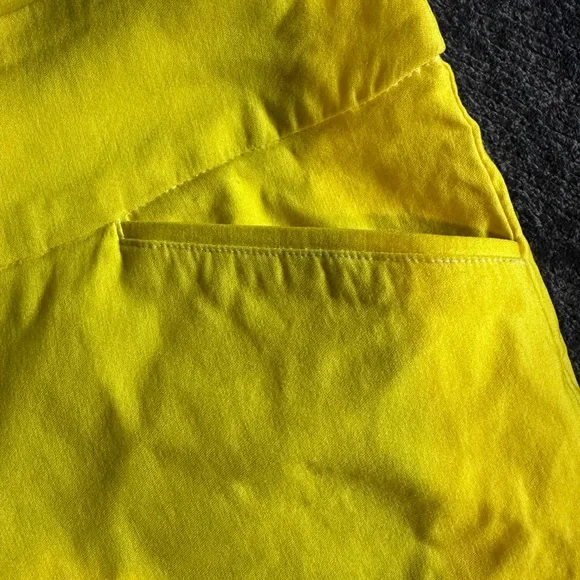 Counterparts Sunny Yellow Apparel - Picture 3 of 4